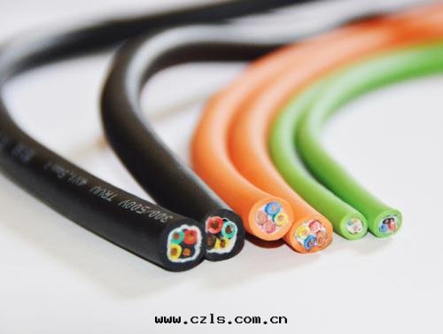 電(diàn)缆(lǎn)盤的(de)使用(yòng)注意(yì)事(shì)項